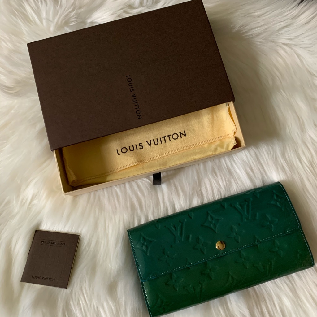 Louis Vuitton Sarah Wallet Patent Mono